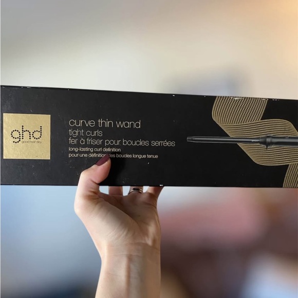 GHD Thin Curling Wand - Picture 3 of 5